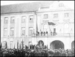 Tallinna. Tyttekevn kansan mielenosoitus Toompean linnan edess 21.06.1940.
