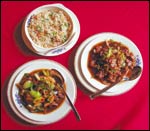 Kiinalaista ruokaa voi jakaa useammankin aterioijan kesken.