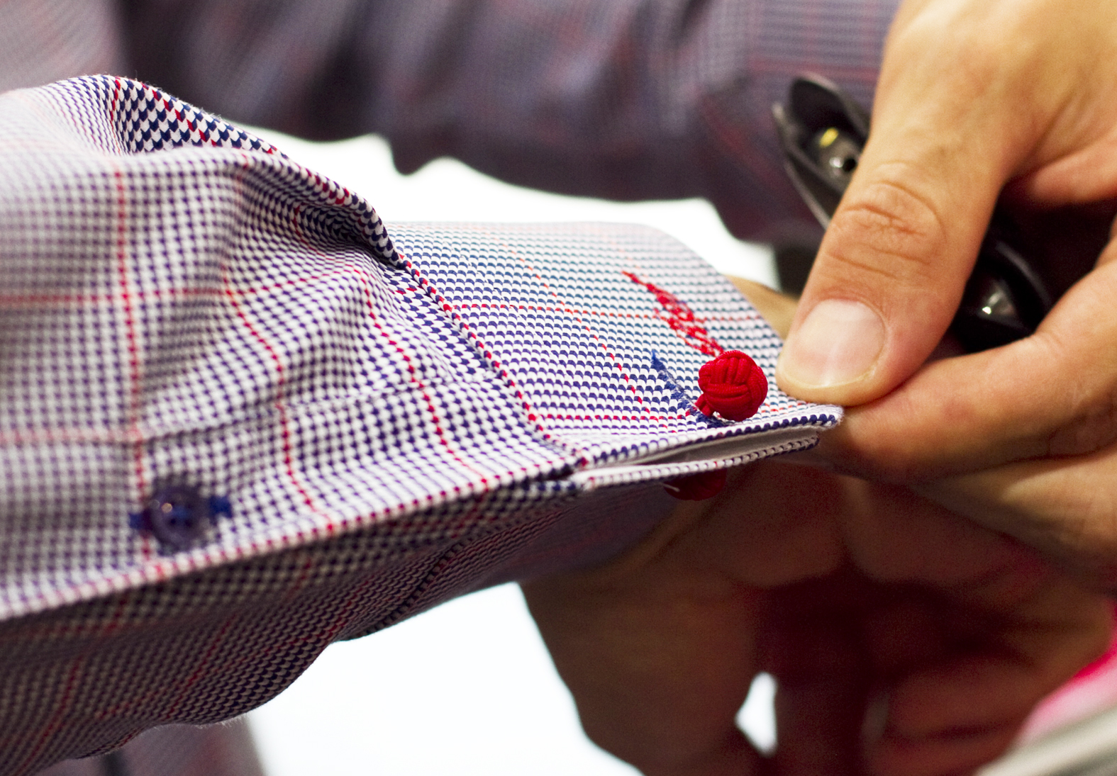 Pesunkestävät paidankaulukset – mistä tuntee laadukkaan paidan?