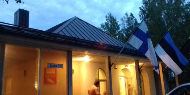 Suomi saunoo Virossa -kiertue juhlistaa maidemme 100-vuotista taivalta