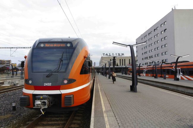 Экспресс-поезд Таллинн-Нарва: 2 часа 15 минут