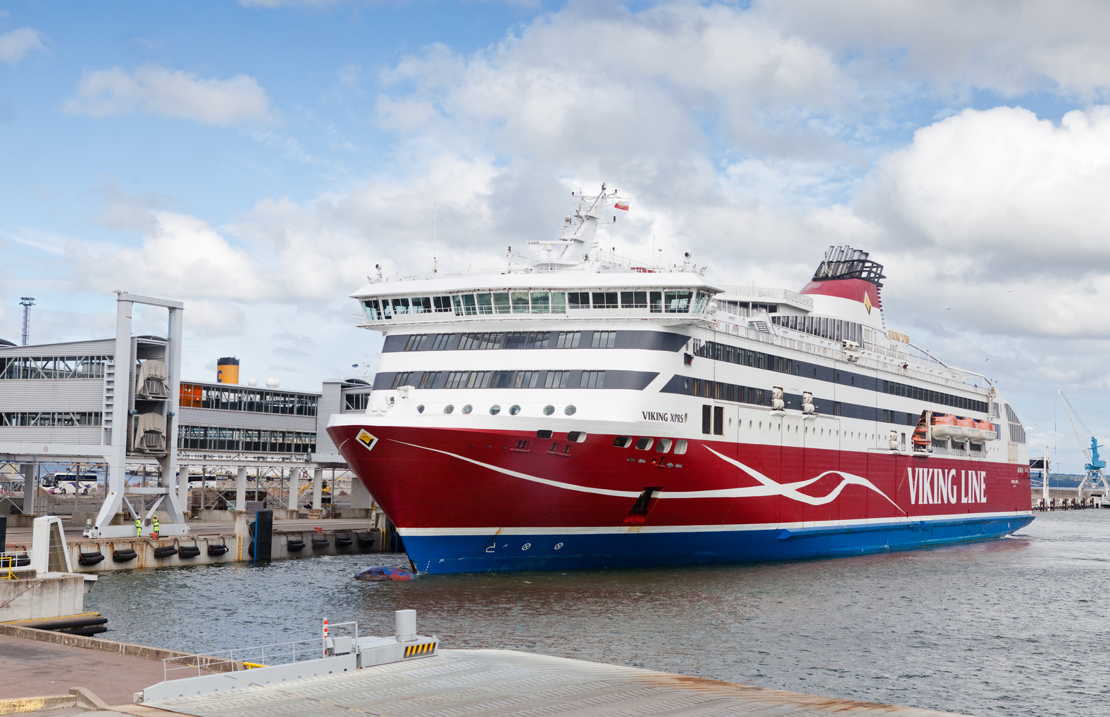 Laivojen aamuvuorokilpailu alkoi kiristyä heti – Viking Line uudistaa  aikatauluaan | The Baltic Guide OnlineThe Baltic Guide Online