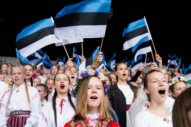 Suuri juhla on käsillä – lue vinkit Viron itsenäisyyspäivän juhlintaan