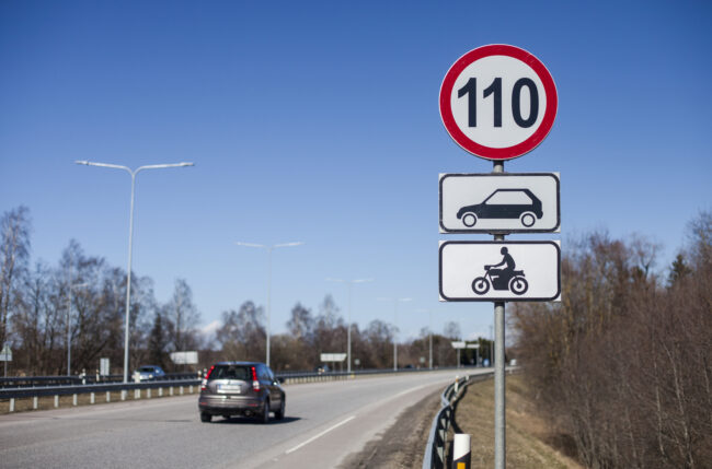 Viron maanteillä siirrytään vähitellen kesän nopeusrajoituksiin