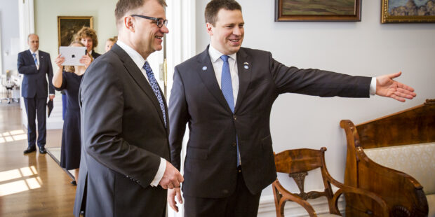 Suomen ja Viron hallitusten juhlakokouspäivä alkoi – katso kuvat Sipilän ja Rataksen tapaamisesta