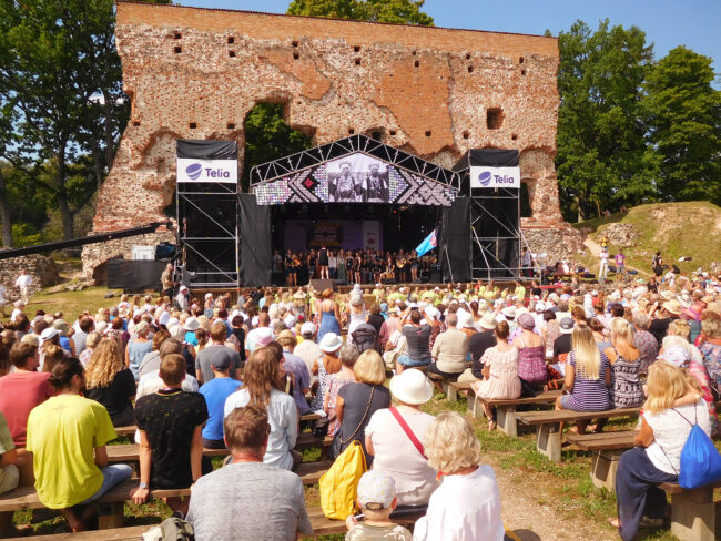 Viljandin 26. perinnemusiikkifestivaali avattiin tänään – luvassa on 74 konserttia ja 800 esiintyjää