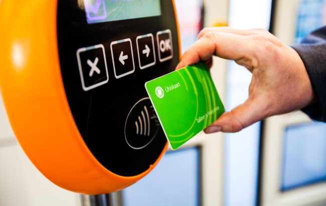 Tallinnan julkisessa liikenteessä voi tulevaisuudessa maksaa pankkikortilla, jossa on lähimaksuominaisuus