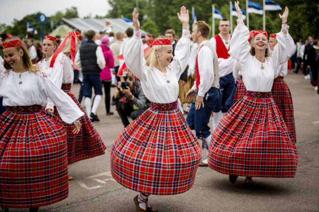 Vuodenvaihteessa juhlitaan myös Viron 100-vuotisjuhlan päätöstä – yleisö voi osallistua yhteistansseihin