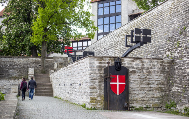 Tanskalaistunnelmaa voi aistia Tallinnan vanhassakaupungissa Tanskan kuninkaan puutarhassa.