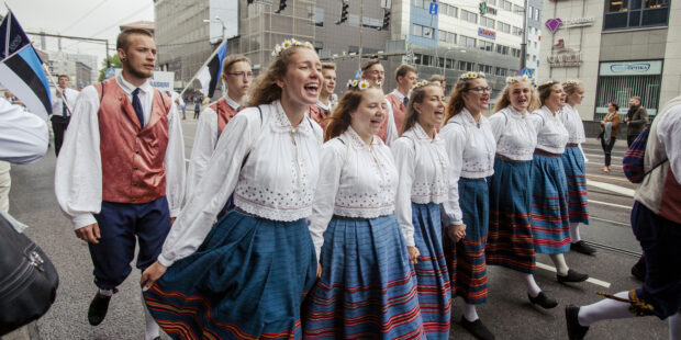 Matkailija, varaa viikonloppuna aikaa – laulu- ja tanssijuhlat sekoittavat Tallinnan liikennettä merkittävästi