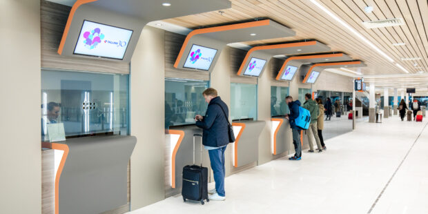 Tallinnan D-terminaali avattiin uudistettuna matkustajille – katso kuvat!