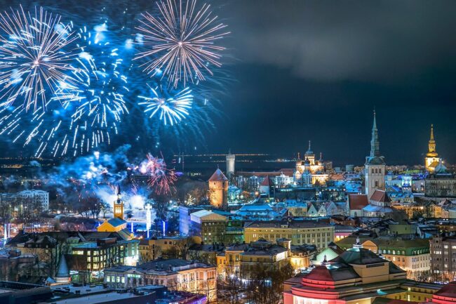 Säihkyvästi 2020-luvulle – lue, miten Tallinnassa voi vaihtaa uuttavuotta