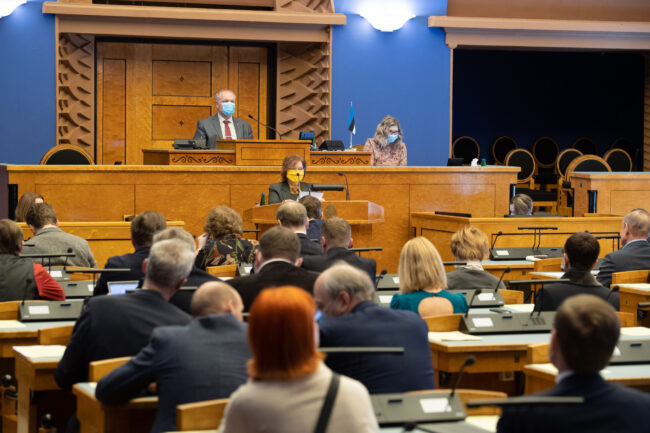 Viron parlamentti voi siirtyä etätyöskentelyyn – lakiesitys etänä tehtävistä täysistunnoista otettiin käsittelyyn