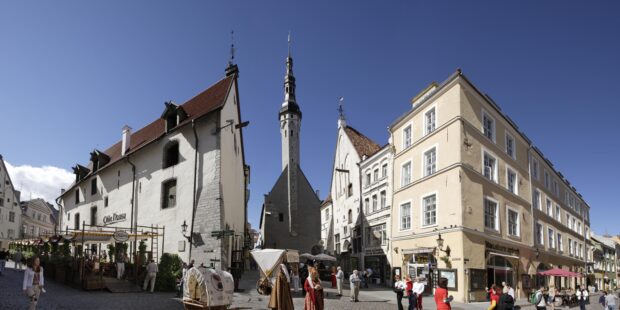 Tallinna purkaa rajoituksia hallituksen ohjeita varovaisemmin – kaupunkia avataan vähitellen 11.5. alkaen