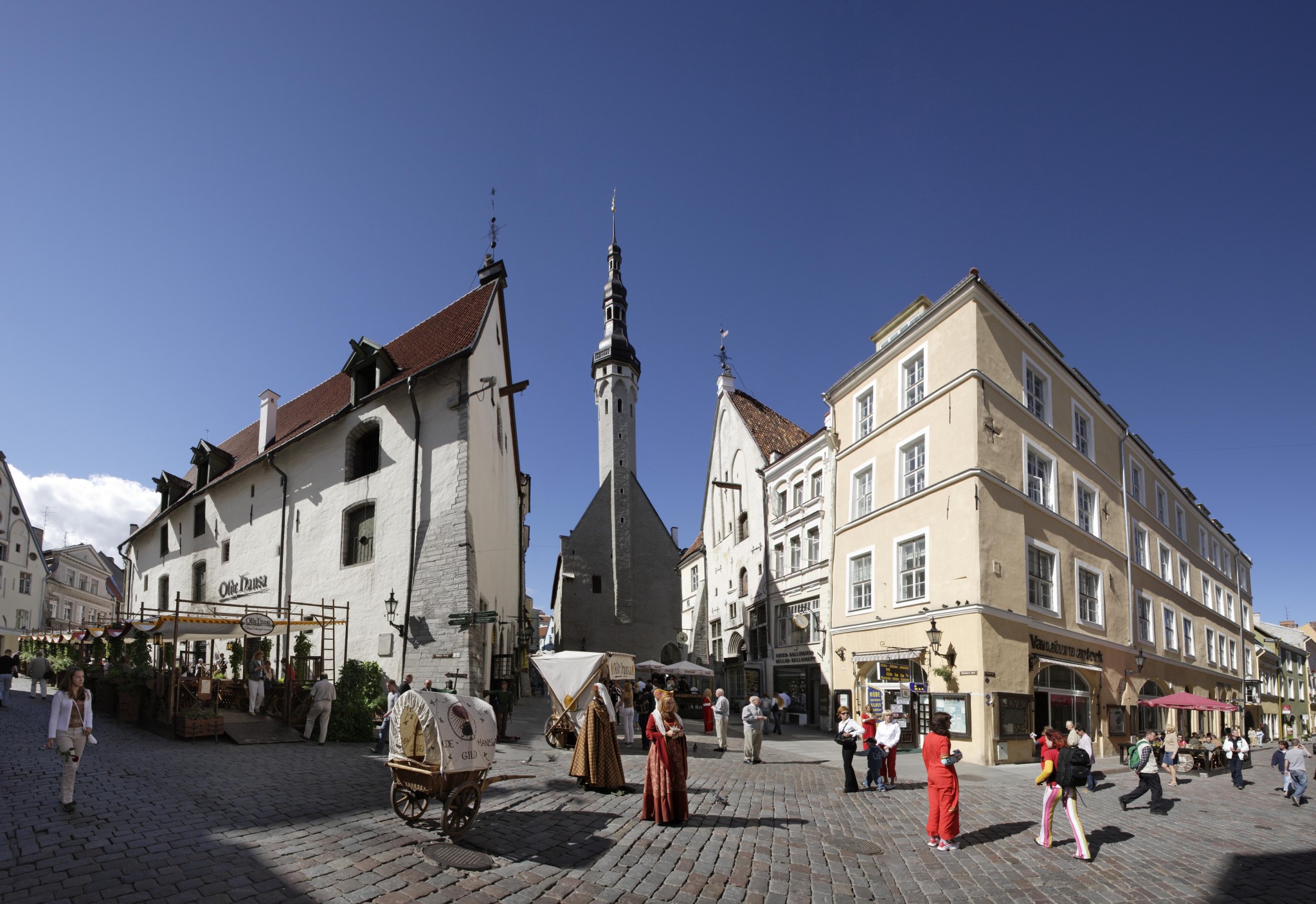 2395_Streets of Tallinn Old Town_Toomas Tuul_583578 | The Baltic Guide  OnlineThe Baltic Guide Online