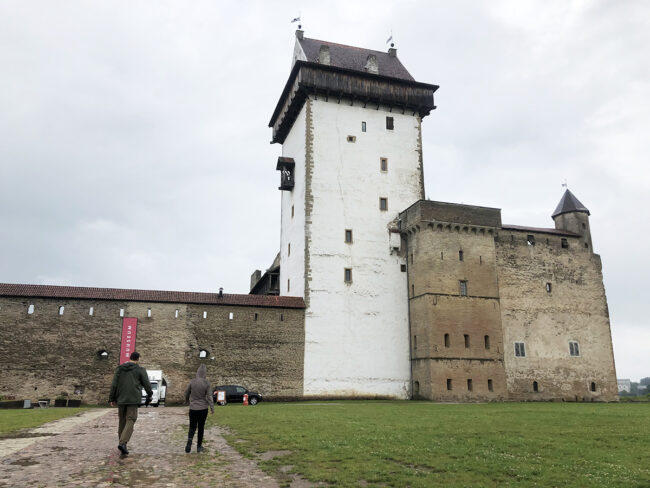 Itä-Viron komea kohde – Narvan Hermannin linna on remontin jälkeen muhkea matkailunähtävyys