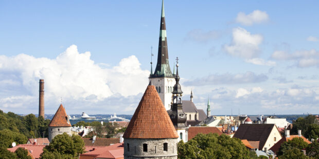 Matkustaminen Suomen ja Viron välillä pysyy vapaana – Suomi lieventää matkustusrajoituksia