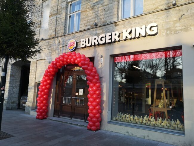Tallinnan vanhassakaupungissa avattiin Burger King -ravintola