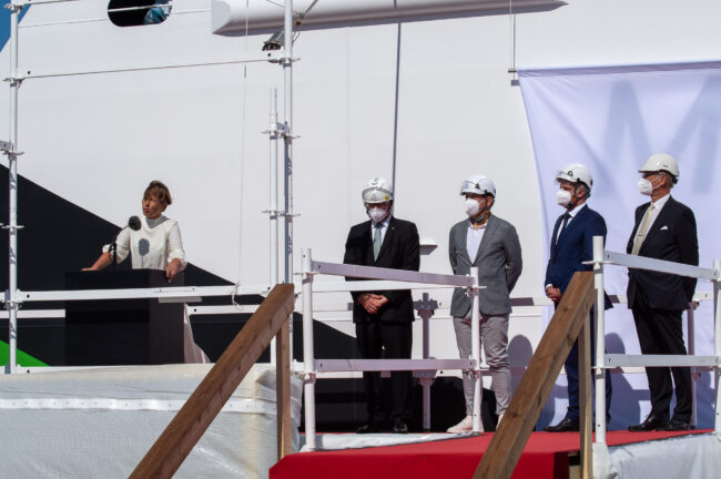 Tallinkin uusin laiva MyStar kastettiin Raumalla – Alus aloittaa liikennöinnin ensi vuonna