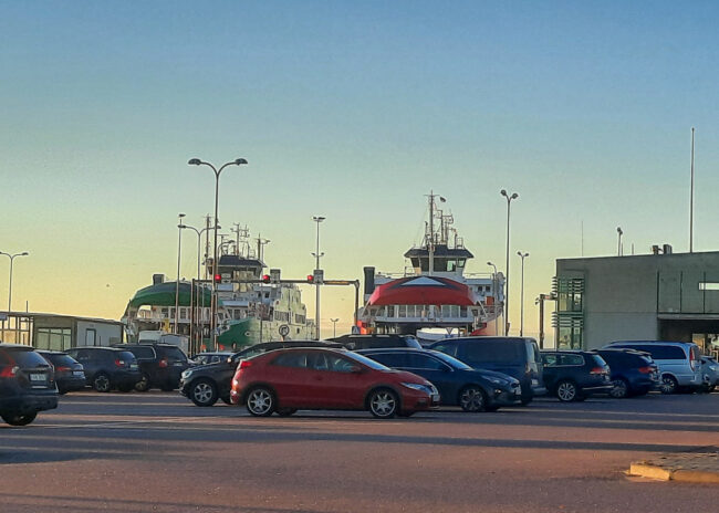 Saarenmaan ja Hiidenmaan lauttalinjoilla matkailijoiden lippujen hinnat nousevat maaliskuun alusta