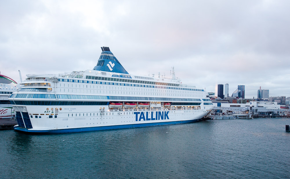Tallink Star on telakalla .– – Silja Europa liikennöi  Helsinki–Tallinna-reitillä Megastarin rinnalla | The Baltic Guide OnlineThe  Baltic Guide Online