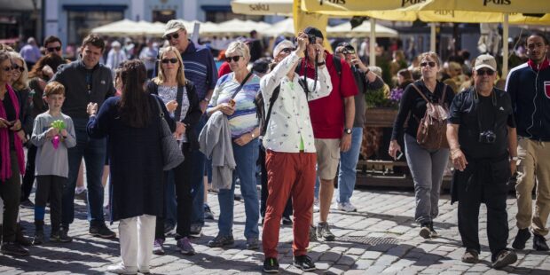 The number of foreign tourists visiting Estonia continued to climb towards pre-pandemic levels in August