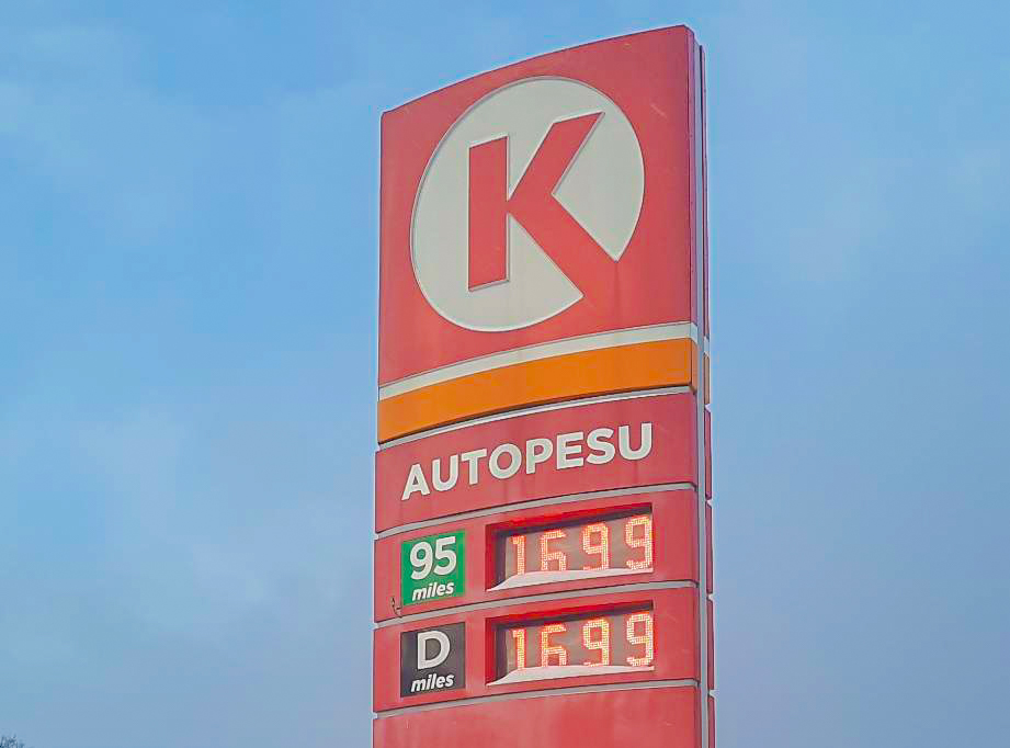 Petrol prices go below €1.70 for the first time in 9 months
