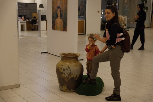 Marta Vikentjeva ceramic vase -Safe Spot-