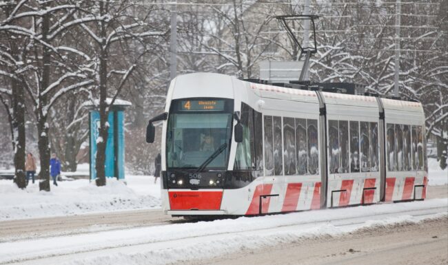 Tallinnassa alkaa laaja tietyö, joka haittaa kaupungin liikennettä yli vuoden – Uusi raitiovaunuyhteys matkustajasatamaan valmistuu kesällä 2024