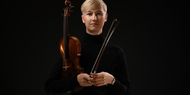 The young and award-winning violinist Hans Christian Aavik will perform in Estonia this week