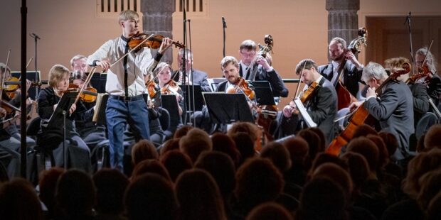 Hans Christian Aavik esittää kaikki Mozartin viulukonsertot