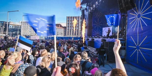 Tommy Cash, nublu ja Bedwetters esiintyvät Eurooppa-päivänä Tallinnan Vapaudenaukiolla 