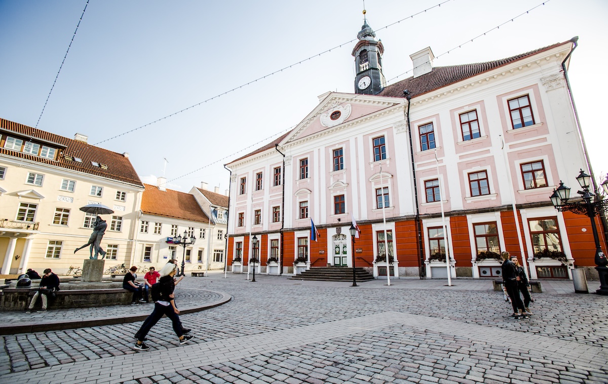Foreign tourists continue to find their way back to Tallinn