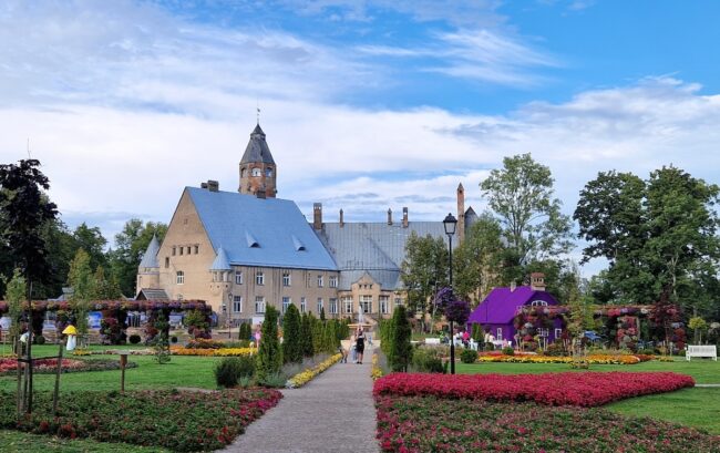 Explore the ‘Alice in Wonderland’ miracle garden at Taagepera Castle