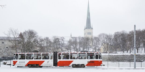 Tallinnan liikennelaitos kutsuu matkustajat jouluajelulle