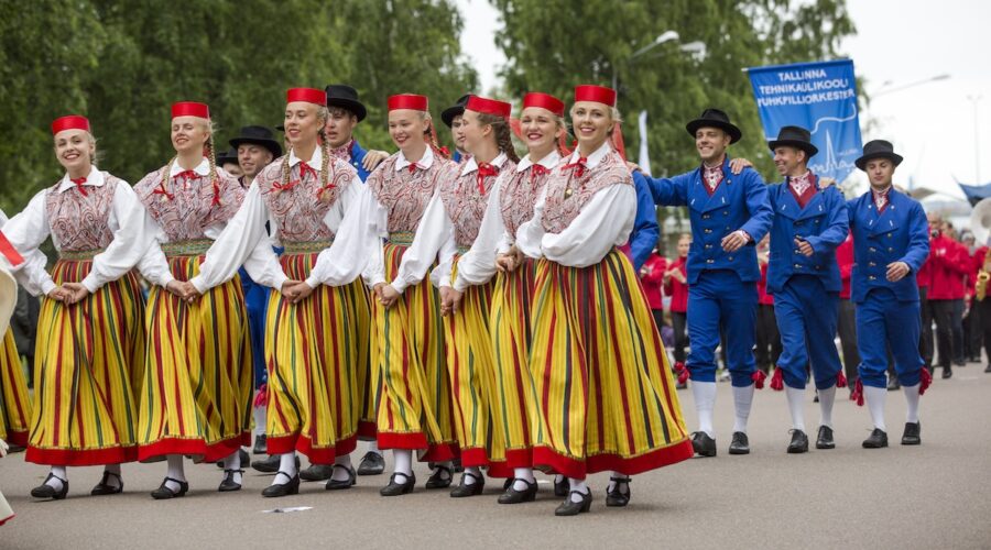 Mitä kansallispuvut kertovat?