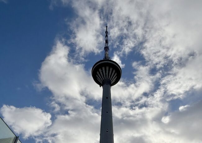 Kiipeä 870 porrasta Tallinnan Televisiotornissa