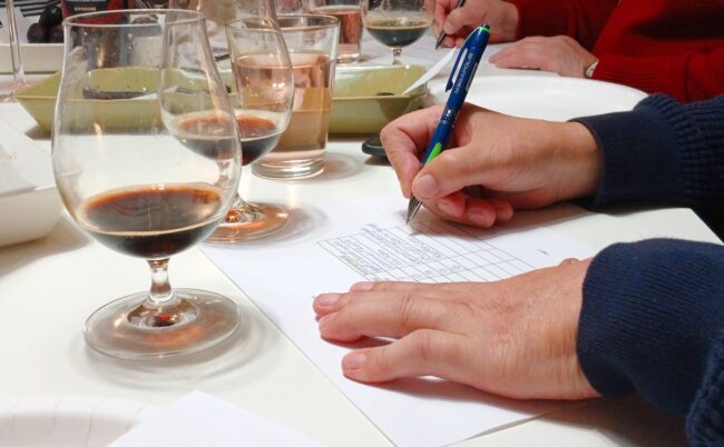 Iltaan tummuvaan lämmittäviä juomia