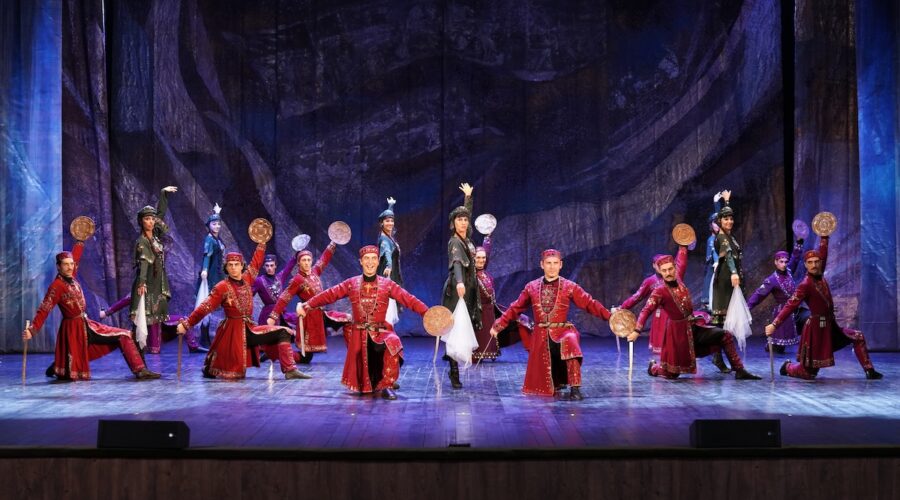 Georgialainen tanssiryhmä kiertueella Virossa