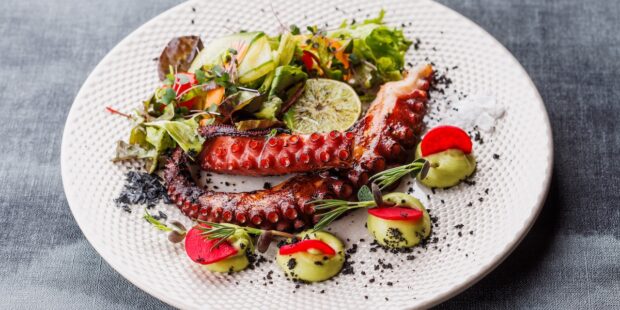 Pikk-kadun merihenkinen ruokapaikka