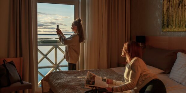 Finns Are Spending Increasingly Shorter Periods of Time in Estonia