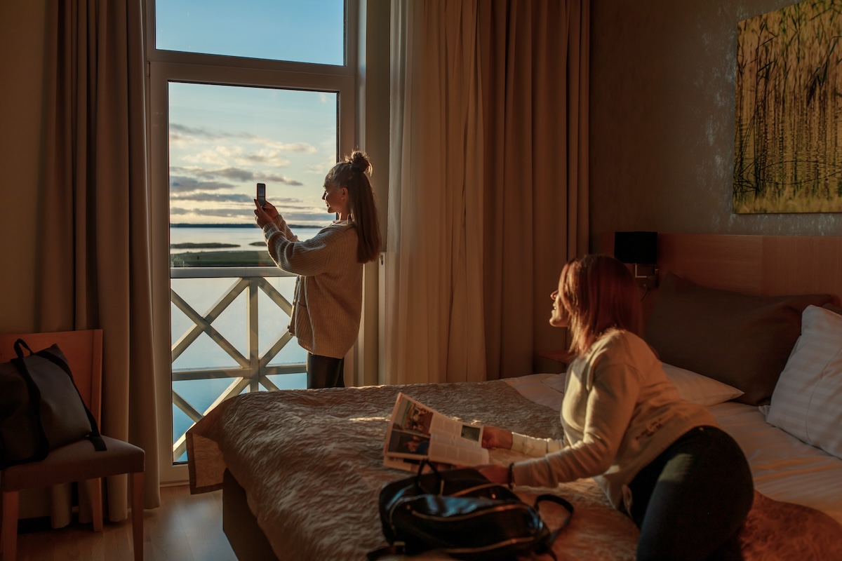 Finns Are Spending Increasingly Shorter Periods of Time in Estonia