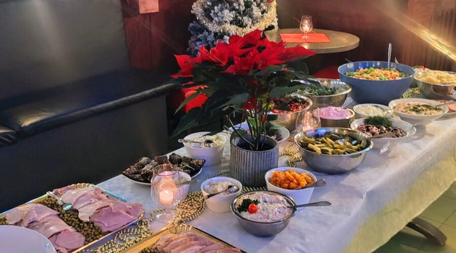 Tartu mikkiin ja laula kauneimmat joululaulut Tähtikaraokessa