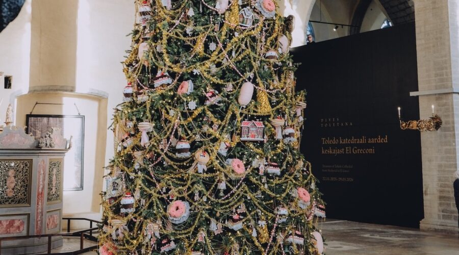 El Greco, upea joulukuusi ja ihastuttava näkymä Tallinnan yli Nigulisten museossa