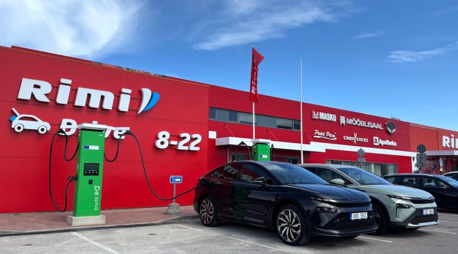 Näin lataat ja pysäköit autosi Virossa