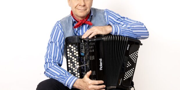 Sea Songs in Support of Estonian Associations