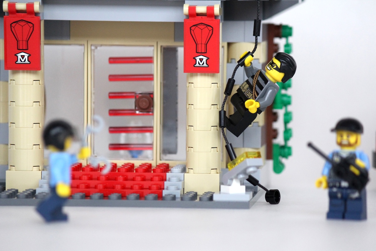 Supersankarit lelujen muodossa