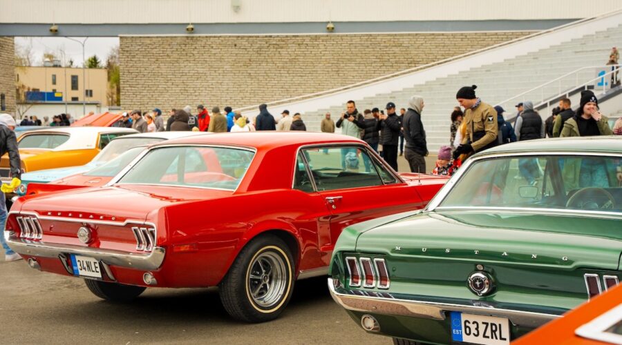 Kromin kiiltoa ja V8:n murinaa Laululavalla