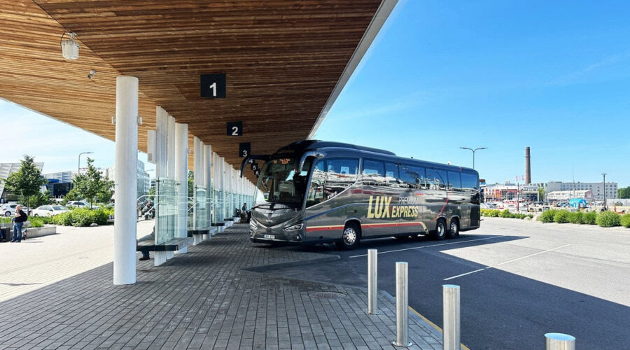 Viroa ristiin-rastiin kesäbussien lisävuoroilla