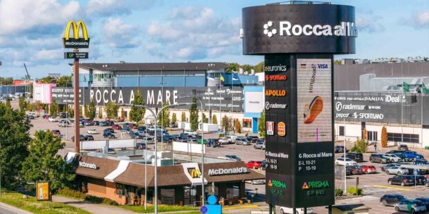 Rocca al Mare -kauppakeskus kiristi pysäköintisääntöjään